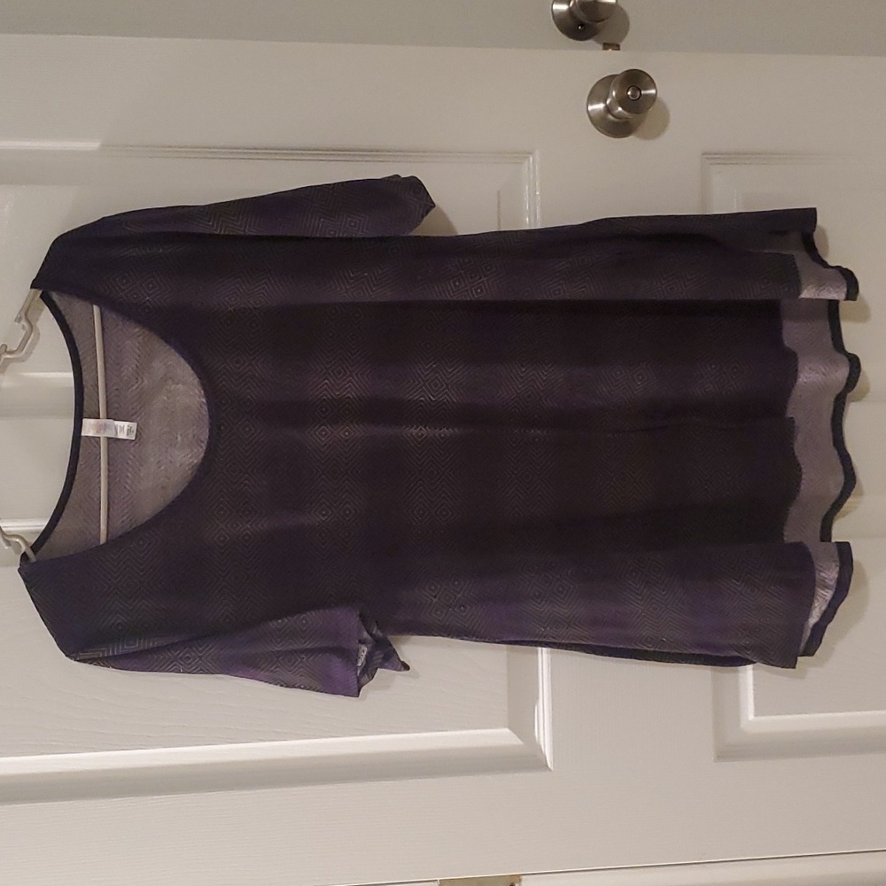 Women's tunic top.
